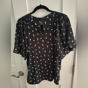 Ann Taylor Black Floral Short Sleeve Blouse (Size M)